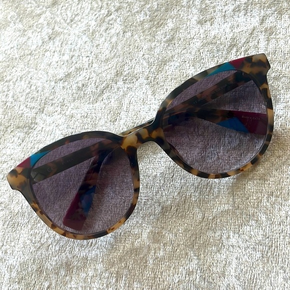 NWOT Furla Tortoise with Blue & Red Detail Round Designer Sunglasses - Picture 4 of 14